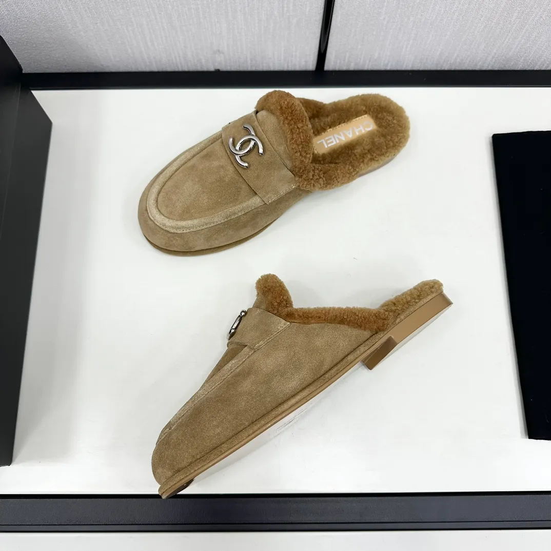👟👟Ex-factory price 600👟👟Chanel 24K new furry loafers and Teddy furry shoes for autumn and winter. Very comfortable. Maillard brown is still very suitable for autumn and winter~ Suede upper, fur lining integrated, leather outsole Size: 35-39, other sizes are customized